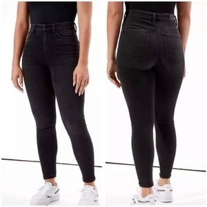 NWT American Eagle next level stretch skinny jeans size 16 33W